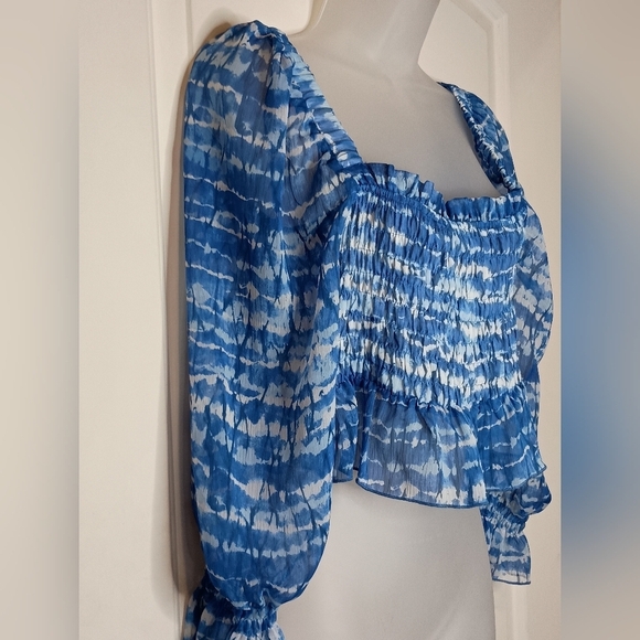 ZARA holiday party Coastal Feminine Boho Blue Tie Dye ruched Cropped Blouse M - Picture 6 of 10